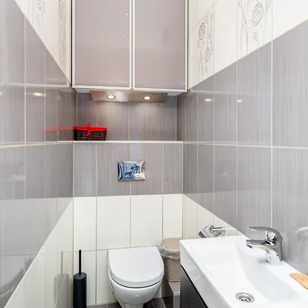 Stojalowskiego 3-bedroom * 크라쿠프